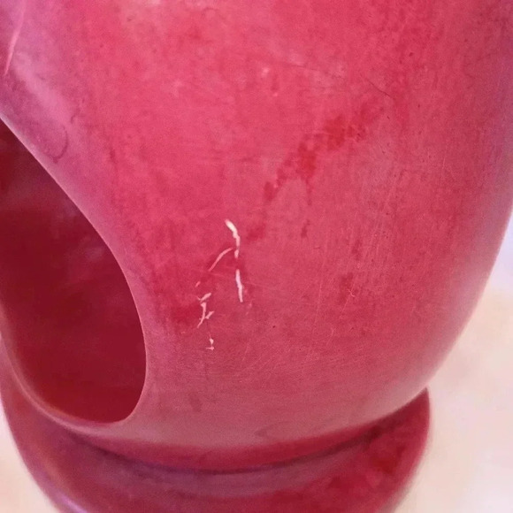 Hand Carved Red Soapstone Art Sculpture of Couple Kissing - Picture 5 of 5